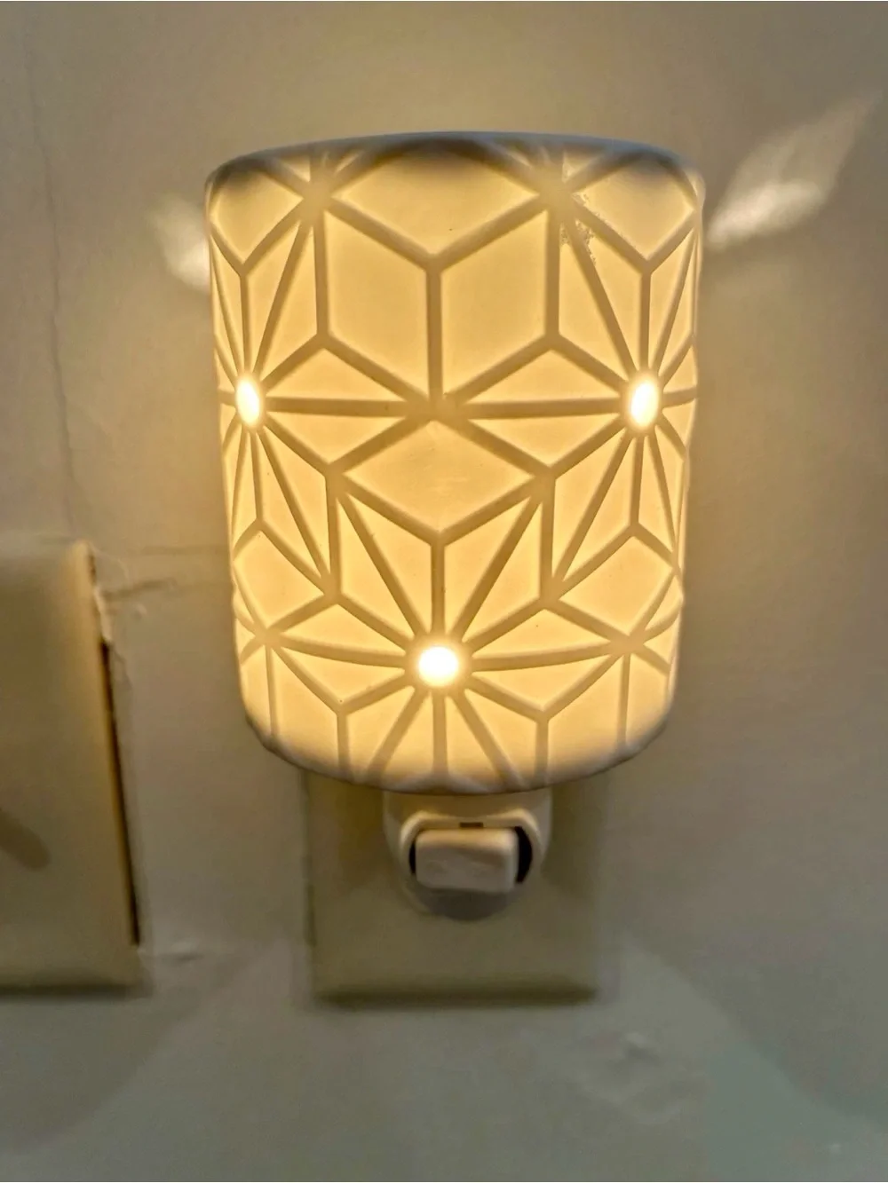 Scentsy 5” high